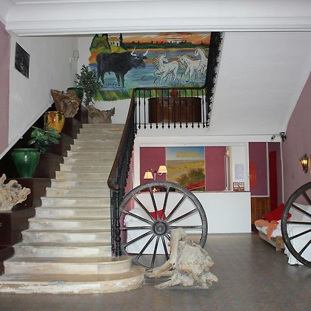 Hotel Restaurant La Camargue Salin-de-Giraud Exterior photo